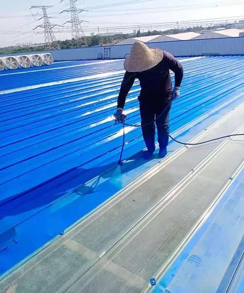 水漆与油漆在yy易游SPORTS屋面喷漆翻新中的应用